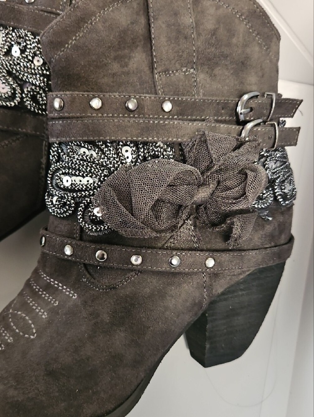 Not Rated Gray Embellished Western Ankle Boots for Women 8.5 - Picture 4 of 7